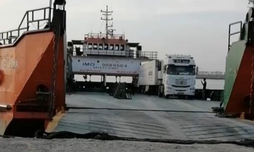 حمل نقل دریایی و کلیه ی خدمات صادرات و بازرگانی به کشور عمان